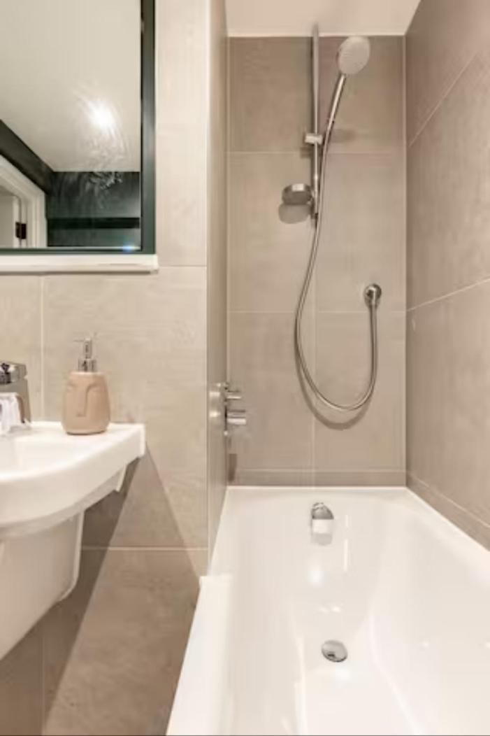 Two Bedrooms Exquisite En-Suite Apartment Deansgate Manchester Luaran gambar